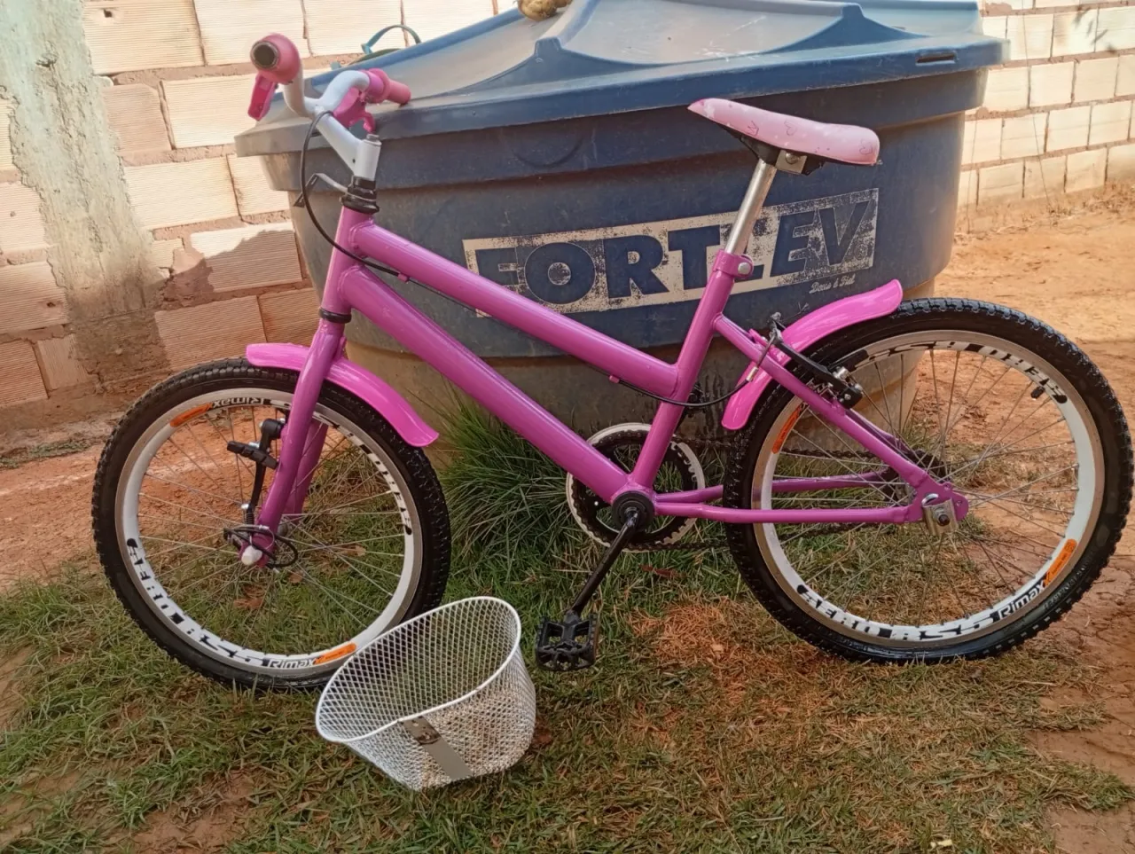 Caixa de sapatos usadas